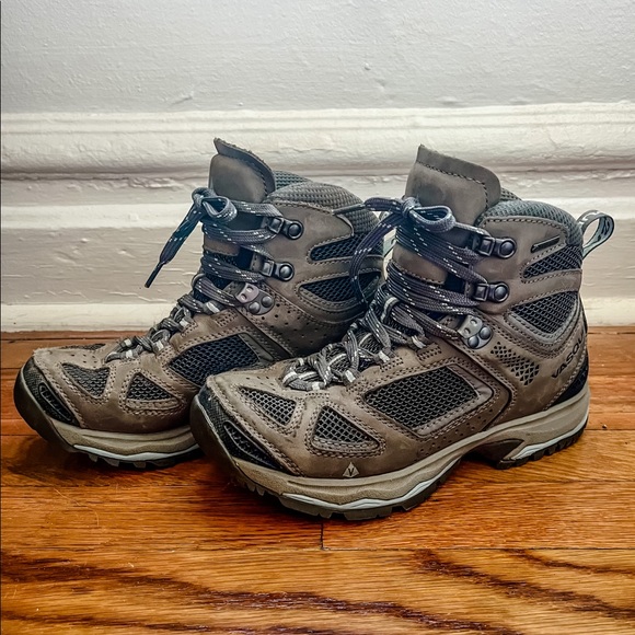 Vasque Shoes - Vasque Hiking Boot with Vibram Outsoles Womens Size 7M